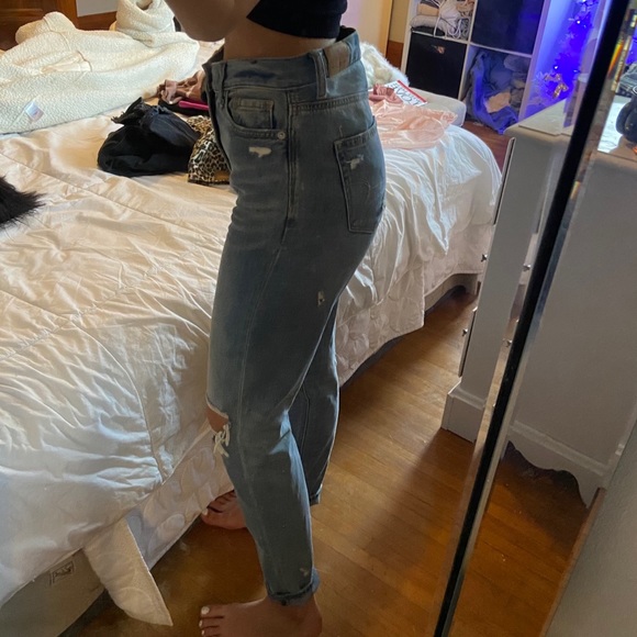 American Eagle Boyfriend Jeans - Picture 2 of 2